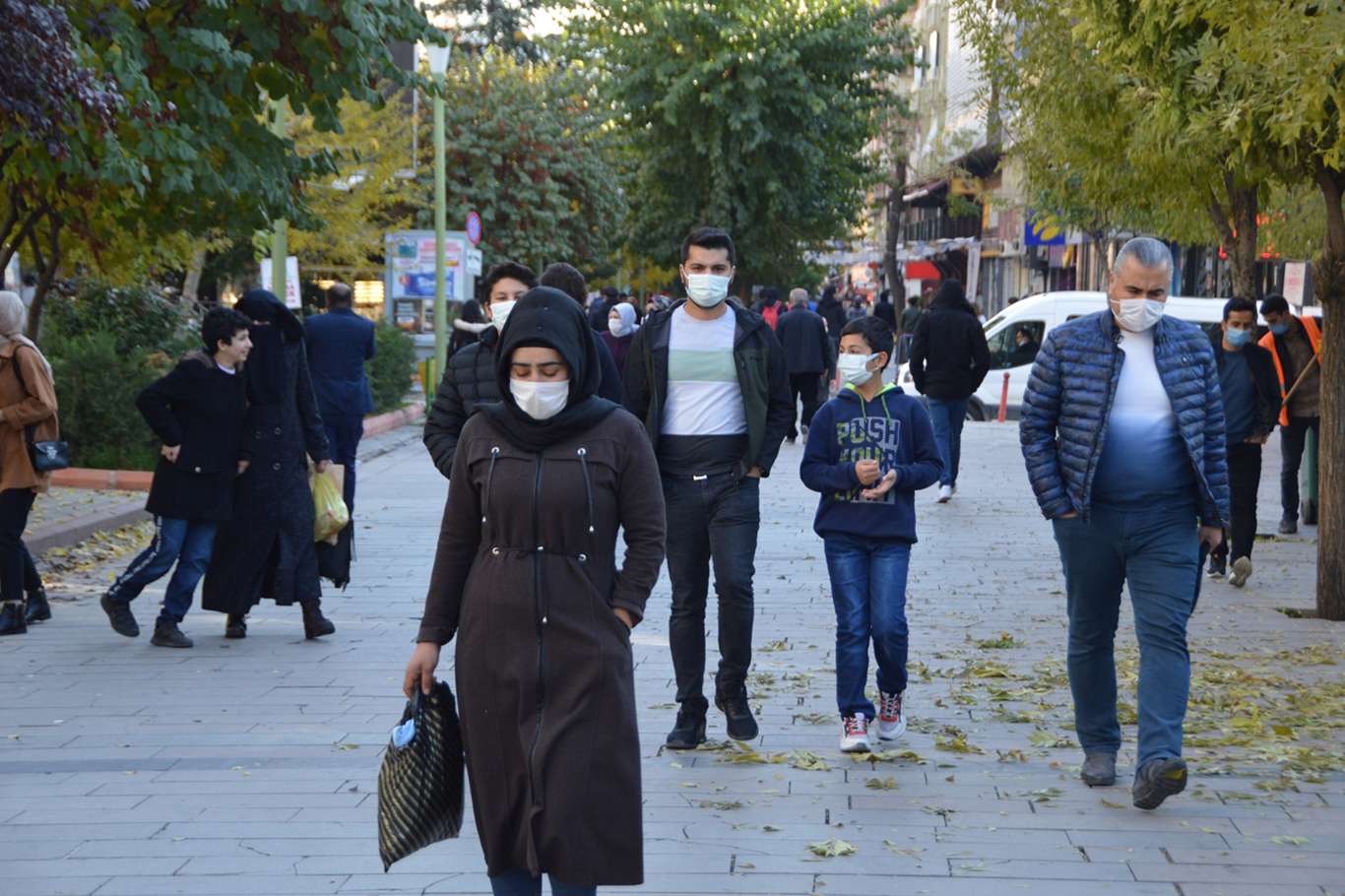 Siirt halkı Covid-19 ile mücadele kapsamında alınan kararları yetersiz buluyor